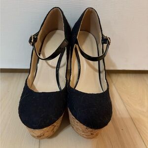 Wild Diva Black and Tan Wedges